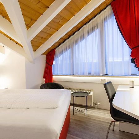 Dormero Hotel Duesseldorf Эркрат Экстерьер фото